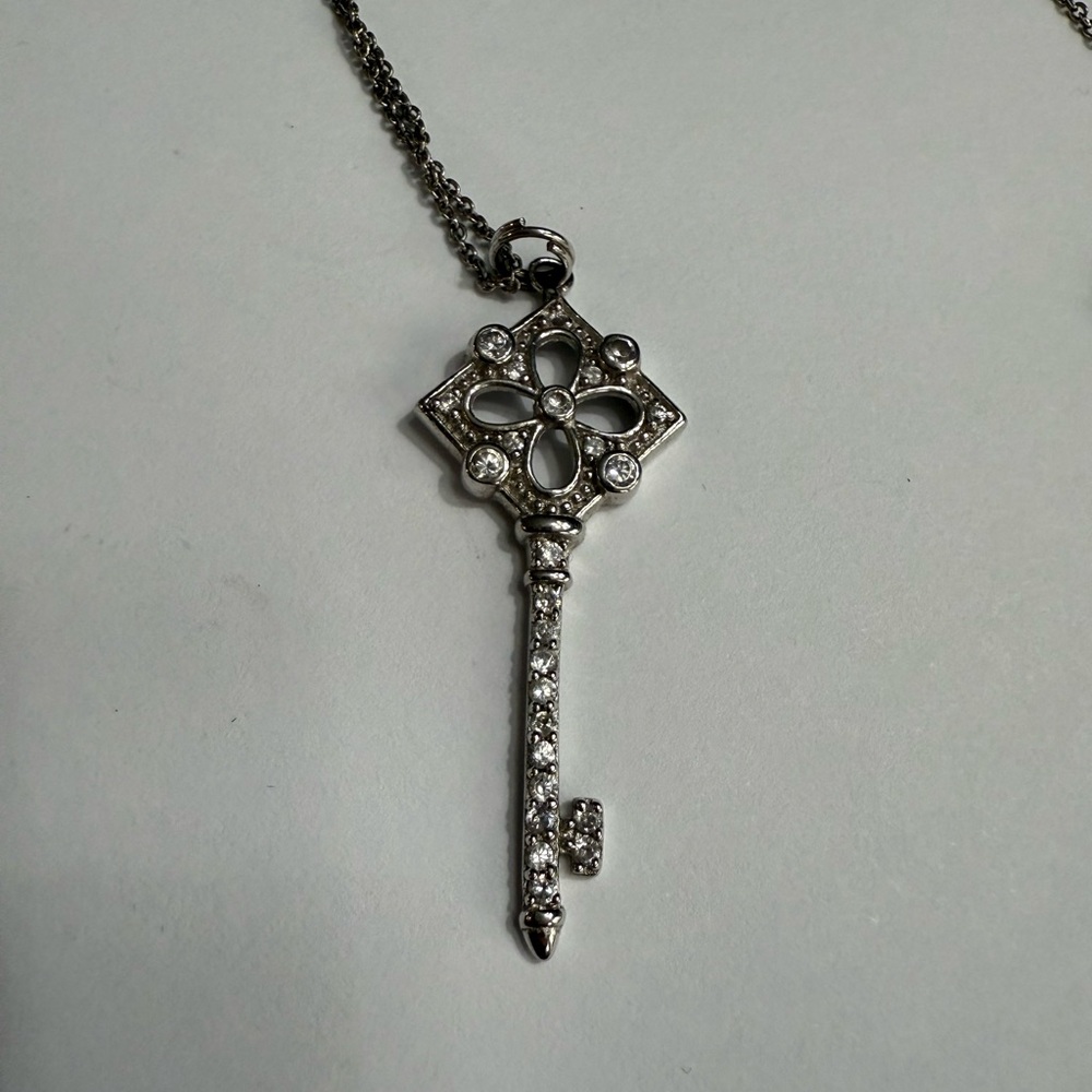 Elegant Silver Key Pendant Necklace